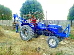 Attachement de tracteur à roues 4WD pour creuser rapidement et préparer le sol - Product Image 4