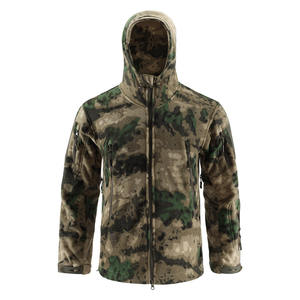 Chaqueta de caza impermeable de alto rendimiento con estampado de camuflaje y diseño aislado para aventuras en climas fríos - Product Image 6