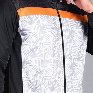 Ensemble de survêtement sportif pour homme en polyester premium, séchage rapide et respirant, tissu intérieur en maille, logo personnalisé, OEM/ODM disponible - Product Image 3