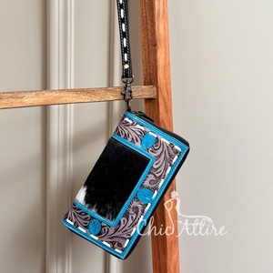 กระเป๋าสตางค์หนังวัวขนสัตว์แบบมีมือสลักลายสไตล์ตะวันตก - Product Image 1