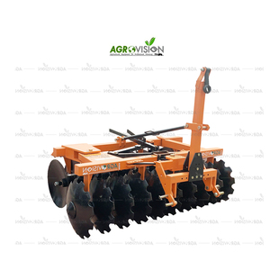 Herse à disques hydraulique robuste et fiable pour tracteurs offrant des performances de travail du sol constantes - Product Image 2