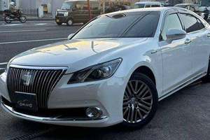 Venta Especial: Crown Majesta SUV 2024 Usado, Volante a la Izquierda, Asientos de Cuero, Cámara Trasera 360, Faros de Xenón, Pantalla Táctil, Automóviles Automáticos - Product Image 2