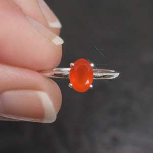 Anillo de Plata de Ley 925 hecho a mano con piedras preciosas de cornalina natural Diseño elegante de corte ovalado para bodas o fiestas - Product Image 4