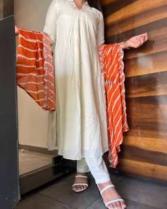 Costumes Salwar en soie Chanderi de designer indien pakistanais avec plusieurs fils avec kurti blanc Tenue de fête de mariage décontractée Costume Salwar - Product Image 6