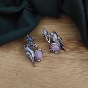 Direct Indian Supplier's Best Selling High Quality NYRA Parrot Silver <b>Stud</b> Earrings Geometric Pattern Design High Grade Fashion - Product Image 3