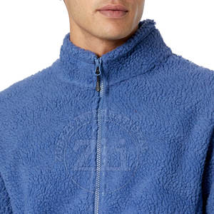 Chaqueta de Invierno de Forro Polar Ecológica, Cortavientos, con Cuello Alto y Logotipo Personalizado, Fabricada en Pakistán - Product Image 5