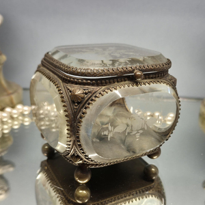Boîte de rangement en verre biseauté fini Antique en laiton taille personnalisée pour la maison bijoux accessoires de maquillage boîte à bibelots boîte à bordure en laiton - Product Image 1