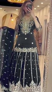 Haut de fête moderne avec tissu de soie Chinnon lourd Broderie entièrement cousue Séquences de 5mm Conception réversible pour toutes les saisons - Product Image 2