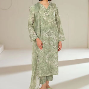 Tissu de pelouse imprimé polyvalent pour les femmes indiennes et pakistanaises pour Salwar Kameez & Casual Sari Daily Wear Dress - Product Image 1