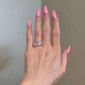 Anillo de Compromiso de Moissanita Ovalado de Moda para Mujer, Joyería Fina de Oro de Alta Calidad de 10K/14K/18K, Venta al por Mayor Personalizada, Tres Piedras - Product Image 1