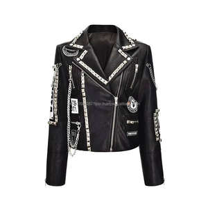 Veste Courte Femme Punk en Cuir PU, Style Motard Rock, avec Clous, Blocs de Couleurs, Rivets et Imprimé Graffiti - Product Image 1