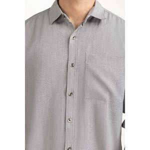 เสื้อเชิ้ตผู้ชายลำลองเนื้อผ้าทอลายก้างปลา รุ่น MN-CS-WS24-009 ย้อมสีพื้น ผ้ากันยับ เหมาะสำหรับใส่ทำงาน - Product Image 4