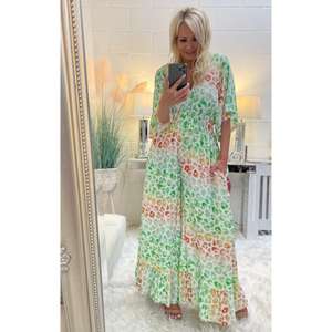 เรยอนมัดบาติกย้อมชายหาดฤดูร้อนออกแบบในบาหลีสวมความยาวนัวเนียออกแบบชุดแม็กซี่ยาวสําหรับผู้หญิง - Product Image 4