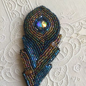 Porte-clés artisanal en alliage avec broderie perlée, style bohème, élégance saisonnière, breloque en perles de rocaille - Product Image 1