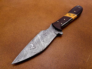 Cuchillo de caza de acero de Damasco personalizable OEM con funda de cuero y mango de Micarta patrón trenzado al por mayor - Product Image 2