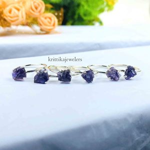 Anillo de Plata de Ley 925 Hecho a Mano al por Mayor con Engaste de Bisel y Piedra Preciosa de Amatista en Bruto, Regalo de Boda y San Valentín para Mujer - Product Image 3