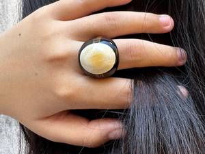 Anillo de Cuerno de Búfalo Natural Ecológico de Diseño Superior para Mujer, Joyería de Fiesta Hecha a Mano de Estilo Moderno de Alta Calidad, Artesanía Saniya - Product Image 6