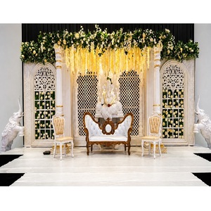 Escenario Decorativo de Lujo para Bodas Tradicionales Tamilas, Diseño Clásico Premium para Recepciones, Fondo Desmontable con Motivos Jali y Ganesha - Product Image 1