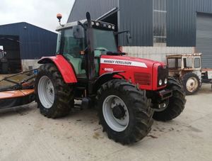 Gently Used Massey Ferguson Tractor <b>Model</b> 6480 4WD Gearbox Motor 6-cylinder Engine 157HP High Productivity Farm Tractor Cheap - Product Image 6