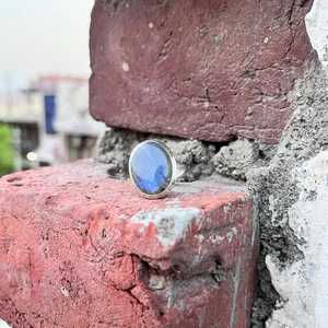 Bague Labradorite de feu bleu naturel en argent sterling 925 Bague ovale faite à la main en pierres précieuses Cadeau parfait pour les femmes amoureux des bijoux - Product Image 6