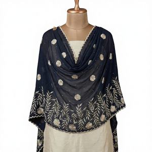 Foulard Hijab en Chiffon Brodé de Fleurs Africaines avec Strass Dorés – Écharpe Traditionnelle Élégante Aso Ebi pour Femme, Idéale pour Tenues de Fête - Product Image 1