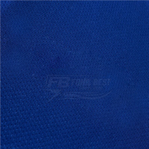 Tenues de football pour hommes 100% polyester Couleurs et logo personnalisés Respirant Séchage rapide Écologique Grandes tailles Vente directe d'usine - Product Image 4