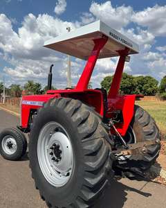 Vente Flash Prix Bas Tracteur Agricole Massey Ferguson 4275 Rouge 4x4 à Transmission par Engrenages 42 CV pour une Productivité Élevée - Product Image 4
