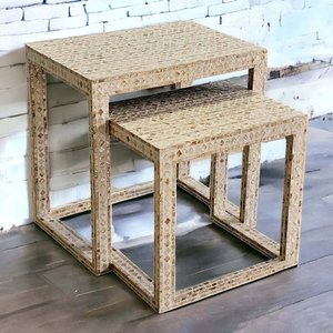 Pièce maîtresse saisissante Ajout élégant à votre décoration intérieure Excellence artisanale Capiz Shell Nacre Table d'appoint de nidification - Product Image 2