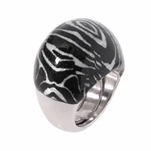 Zilveren Ring Groot Model Ring Maar Leeg Binnen Halve Bol Geometrische Stijl Geëmailleerd Met Zebrakleuren