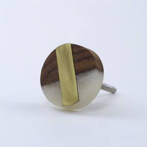 Boutons élégants en résine de laiton en bois avec motifs floraux parfaits pour la quincaillerie de meubles traditionnels et contemporains - Product Image 4