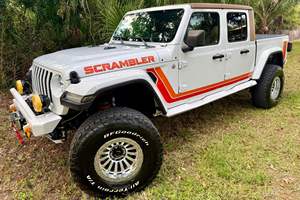 Jeep Gladiator Sport 4x4 V6 2020 Usado, Potente Tracción en las Cuatro Ruedas, Equipamiento Extenso y Modificaciones Importantes - Product Image 3