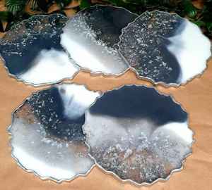 Top qualité personnaliser carré rond époxy bois résine caboteur utiliser maison Restaurant hôtel caboteur exportation par artisanat N création - Product Image 5