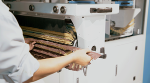 ต้นกําเนิดเวียดนามคุณภาพสูงเครื่องขัดโปรไฟล์ประตูดิสก์ดรัมข้าม 1300 UUNND จากโรงงาน - Product Image 4