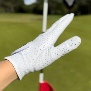 Gants de golf Cabretta perforés brodés avec impression de logo personnalisé Étiquette d'étiquette personnalisée et emballage cadeau - Product Image 5