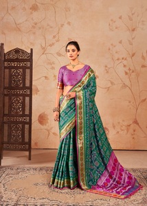 Patola Silk Sari Collection avec chemisier contrasté Vêtements indiens et pakistanais doux - Product Image 6