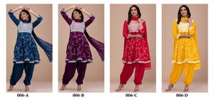 Soie VICHITRA avec multi-codage et séquence entièrement cousue Énorme Flair Kurti et bas avec bordure en dentelle Dupatta Set de Surat - Product Image 6
