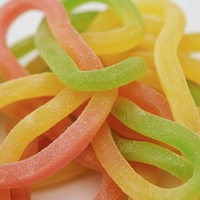 Bonbons Gommeux Longs en Corde Yum'z Bites, Sucreries Moelleuses Fruitées Halal Standard, Multicolores, Sac de 80g, Vente en Gros