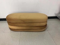 Pouf en velours avec cadre en bois, style moderne et élégant, idéal pour appartement et salon