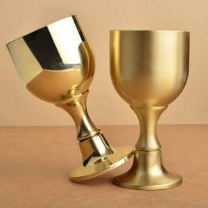 Gobelet à vin moderne en laiton avec finition brossée lisse, coupe à vin en laiton pour les fêtes de luxe, décoration, utilisation en bar, verres à champagne - Product Image 6