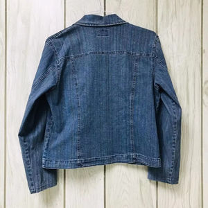 Nouveau Design femmes en détresse déchiré décontracté Jean veste 2025 haute qualité ajusté Denim durable prix de gros fourrure détails - Product Image 6