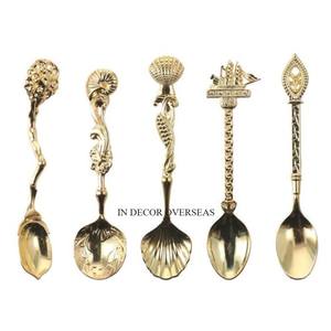 Juego de cubiertos de aspecto llamativo de Metal de primera calidad chapado en oro de alta calidad de diseñador único de lujo, suministros de utensilios de cocina - Product Image 1