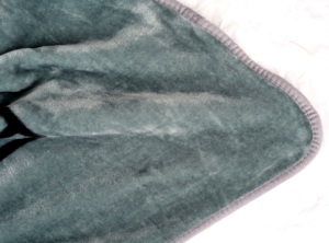 ผ้าห่มขนขนมิงค์2ชั้นนุ่มและอบอุ่นแบบกำหนดเองสำหรับฤดูหนาวที่มีลวดลายดอกไม้ทึบ - Product Image 2