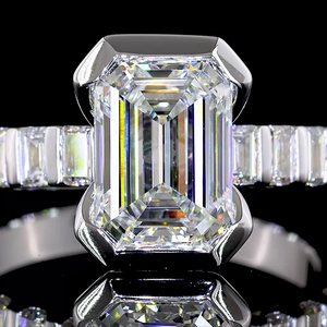 แหวนเพชรทรงบาแก็ตต์มรกตทองคำขาว 14K น้ำหนัก 2.74 กะรัต แหวนหมั้นแบบฮาโลซ่อน แหวนแต่งงานแบบครึ่งวง งานฝีมือ - Product Image 2