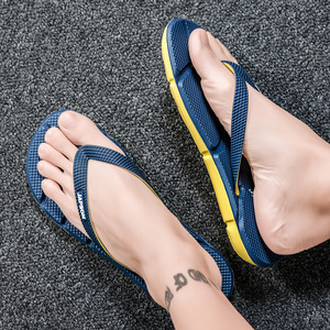 Chaussons de plage d'extérieur en EVA, sandales de massage d'intérieur, tongs décontractées et tendance pour hommes, chaussures à enfiler pour hommes - Product Image 5