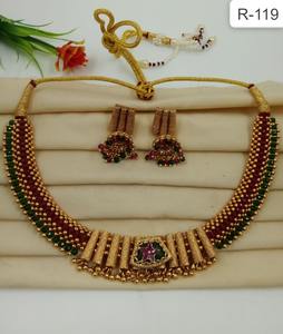 Ensemble collier et boucles d'oreilles élégants plaqués or de haute qualité pour femme, design tendance en laiton perlé, style ethnique, cadeau idéal pour fête et anniversaire - Product Image 3