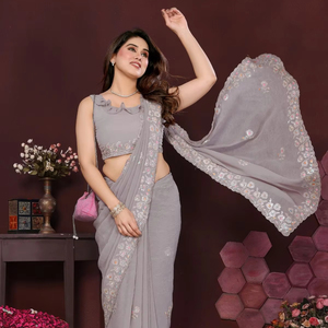 Hermosa seda Georgette con borde de encaje artesanal Jarkan puro y Diamante en Sari - Product Image 1