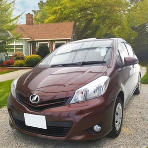 ซื้อ toyotta Yaris Petrol hatchback | เหมาะสำหรับถนนในเมือง | การออกแบบที่กะทัดรัดพร้อมการตกแต่งภายในที่กว้างขวาง | จัดส่งรวดเร็ว - Product Image 4