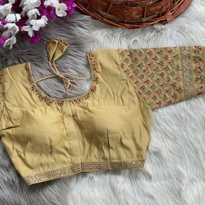 Blusas de diseñador tradicional Cómodo Estilo Vintage con mangas pesadas tejidas y listas para usar - Product Image 1