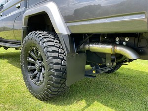 Nous avons un très bon pick-up diesel 4.5L Toyota Lannd Cruiser 79 BA à vendre - Product Image 2