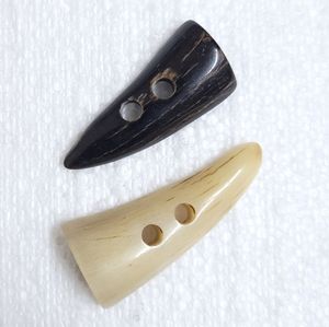 Botón de palanca de cuerno de búfalo hecho a medida de fábrica, accesorios de ropa de 2 agujeros, botón de palanca de cuerno Natural, alta venta - Product Image 6